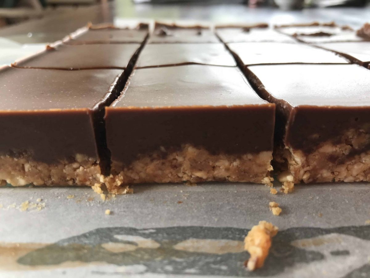 Healthy "Snicker" Slice